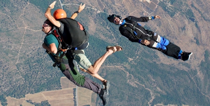 Premier saut en parachute au Luc : comment ça se passe ?