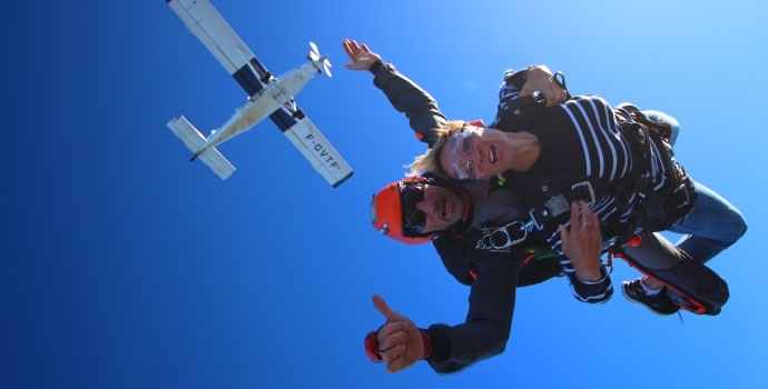 Saut tandem ou stage PAC : que choisir ?